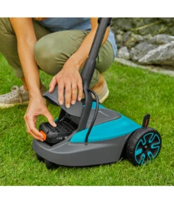 GARDENA Akku-Rasenmäher HandyMower 22/18V P4A Set, Ca. B34,5/H126/T38,5 Cm 26 GARDENA Akku-Rasenmäher HandyMower 22/18V P4A Set, Ca. B34,5/H126/T38,5 Cm -Weber Store 6725923 WE MO 003 GARDENAAkkuRasenmaeherHandyMower2218VP4ASet 1